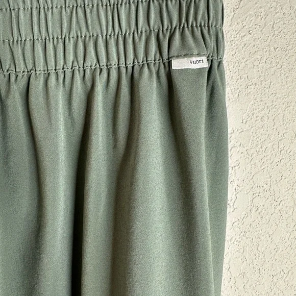 Vuori Villa Wideleg Lightweight Pants VW4047 Pistachio size Small - Picture 6 of 7